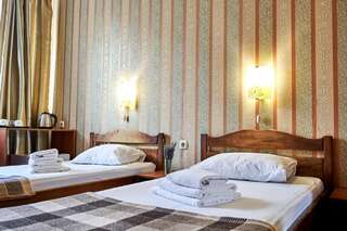 Гостиница Ницца Ялта Стандартный двухместный номер с 1 кроватью или 2 отдельными кроватями-4