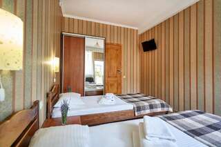 Гостиница Ницца Ялта Стандартный двухместный номер с 1 кроватью или 2 отдельными кроватями-12